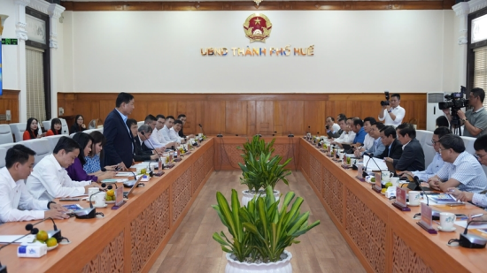  At the meeting, Chairman of FPT Group Truong Gia Binh expressed his admiration for Hue’s development strategy in science, technology, and innovation.